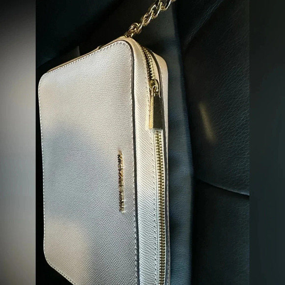 Jet Set Large Saffiano Leather Crossbody Bag Pink EUC - Picture 8 of 9